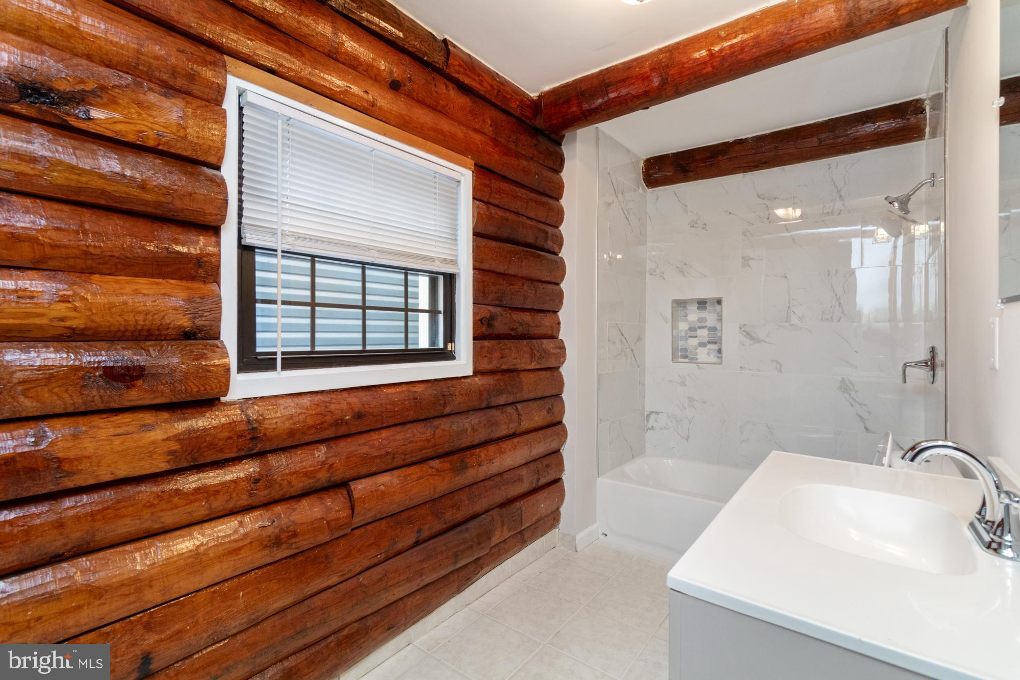 2315 LYNDHURST AVENUE