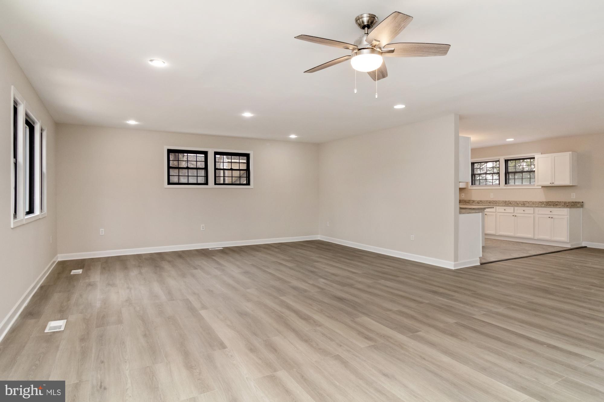 2315 LYNDHURST AVENUE