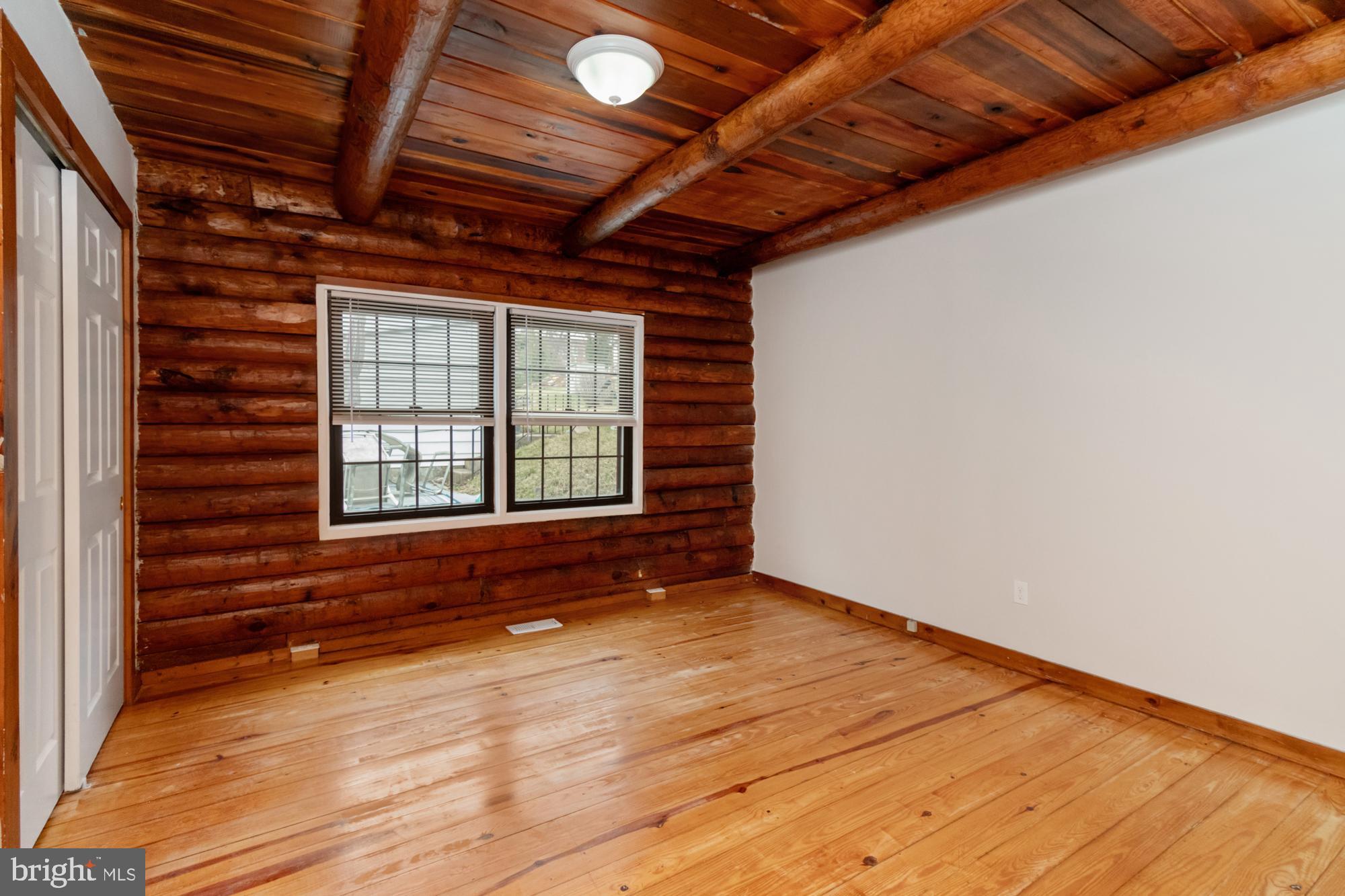 2315 LYNDHURST AVENUE