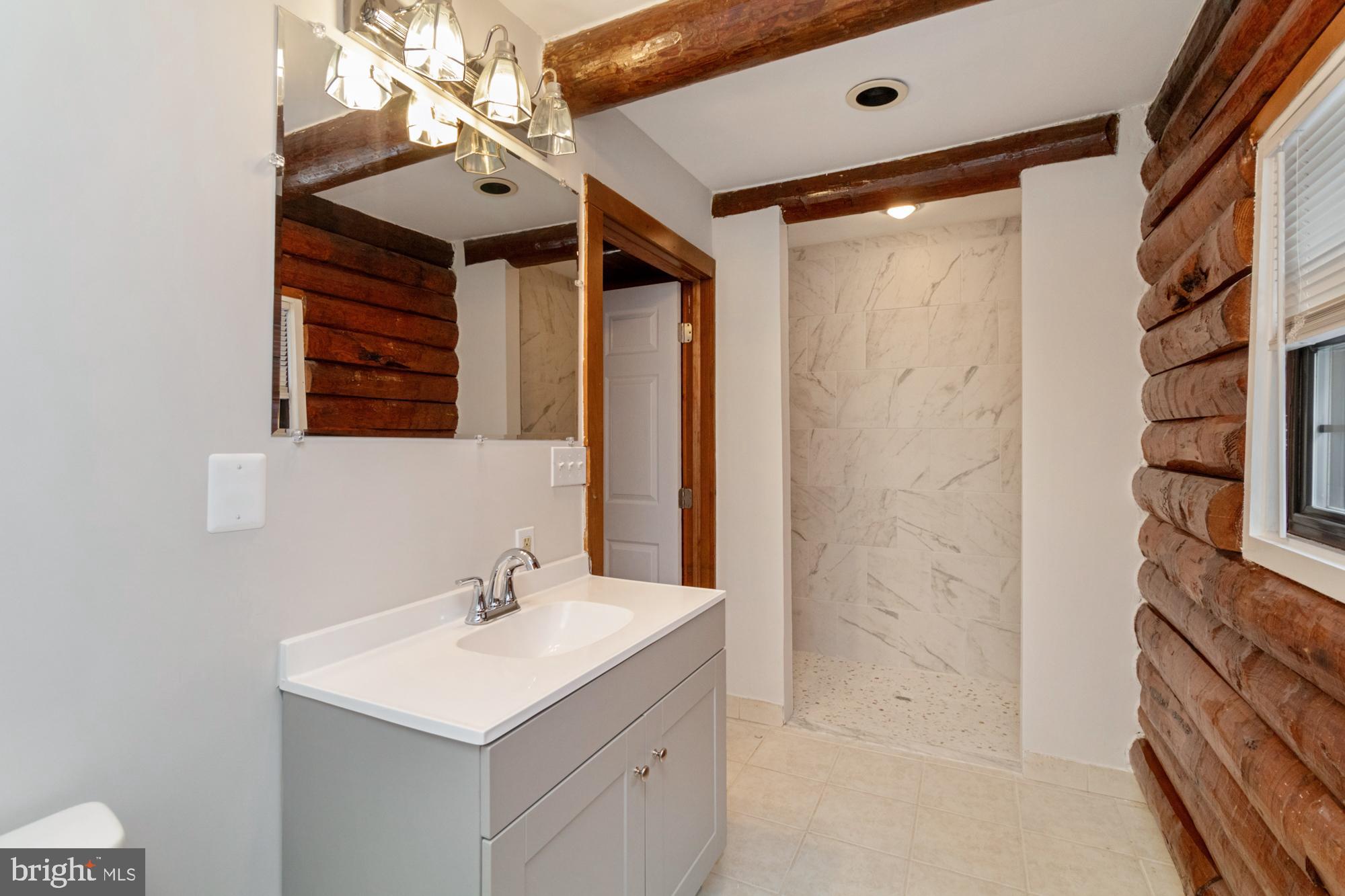 2315 LYNDHURST AVENUE