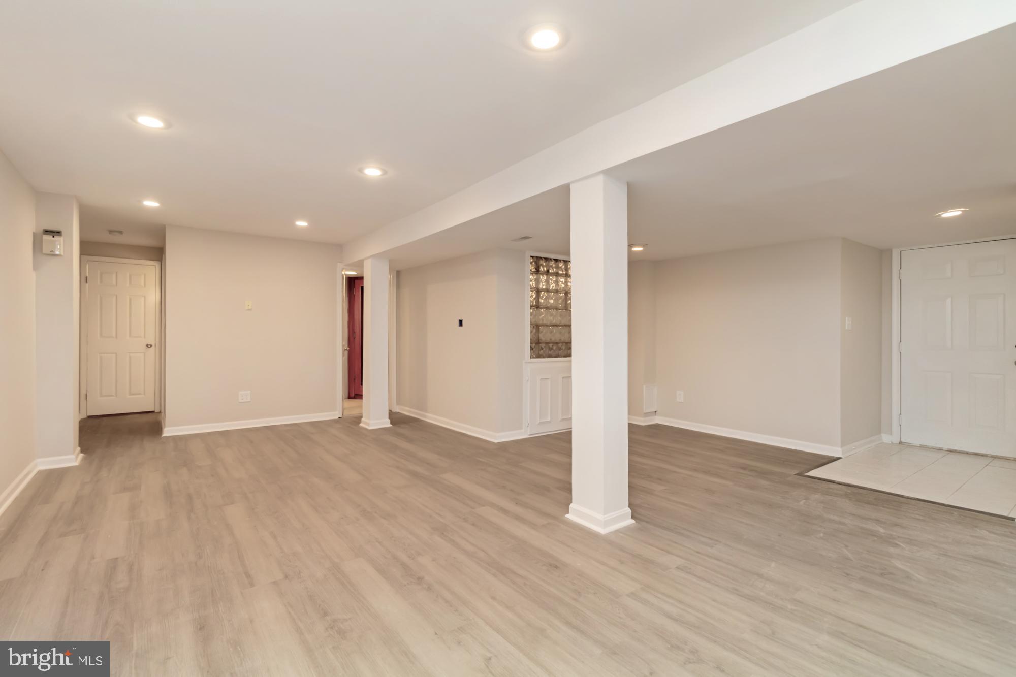 2315 LYNDHURST AVENUE