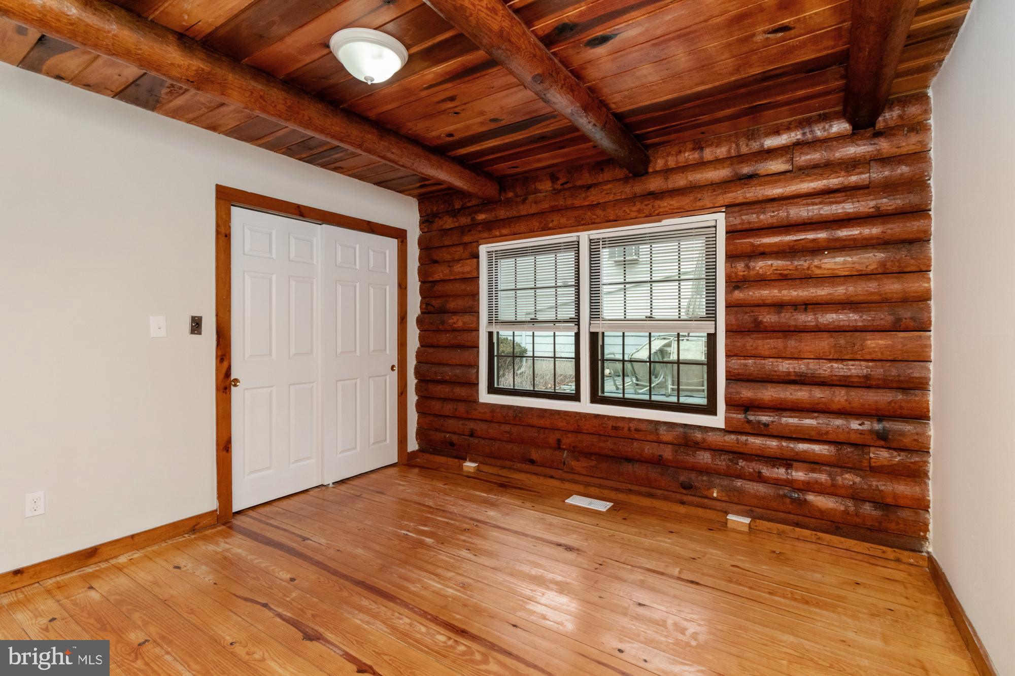 2315 LYNDHURST AVENUE