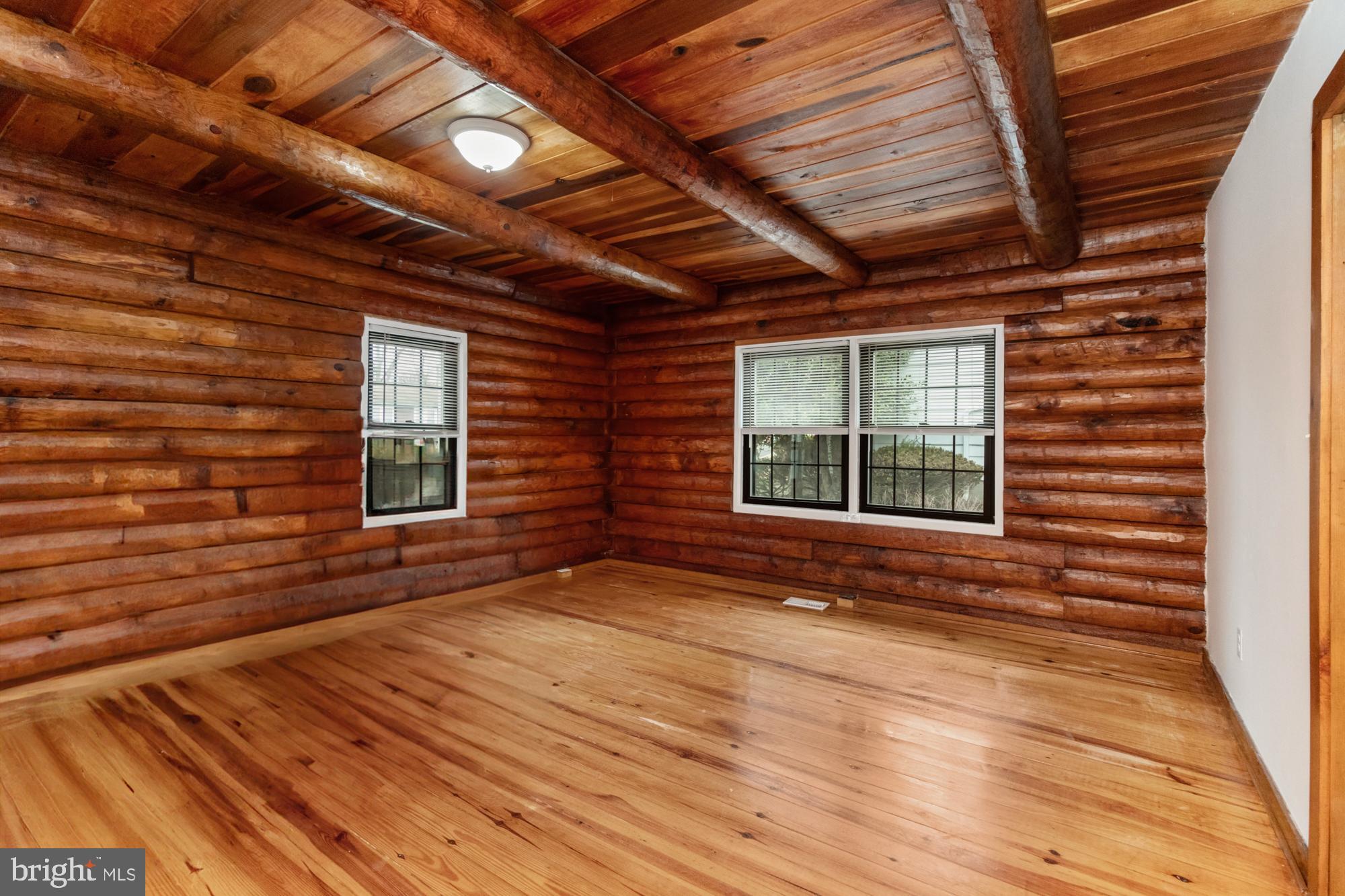 2315 LYNDHURST AVENUE