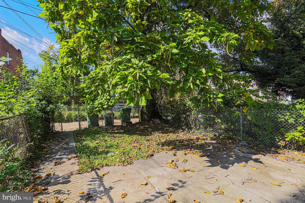 3506 LUCILLE AVENUE E