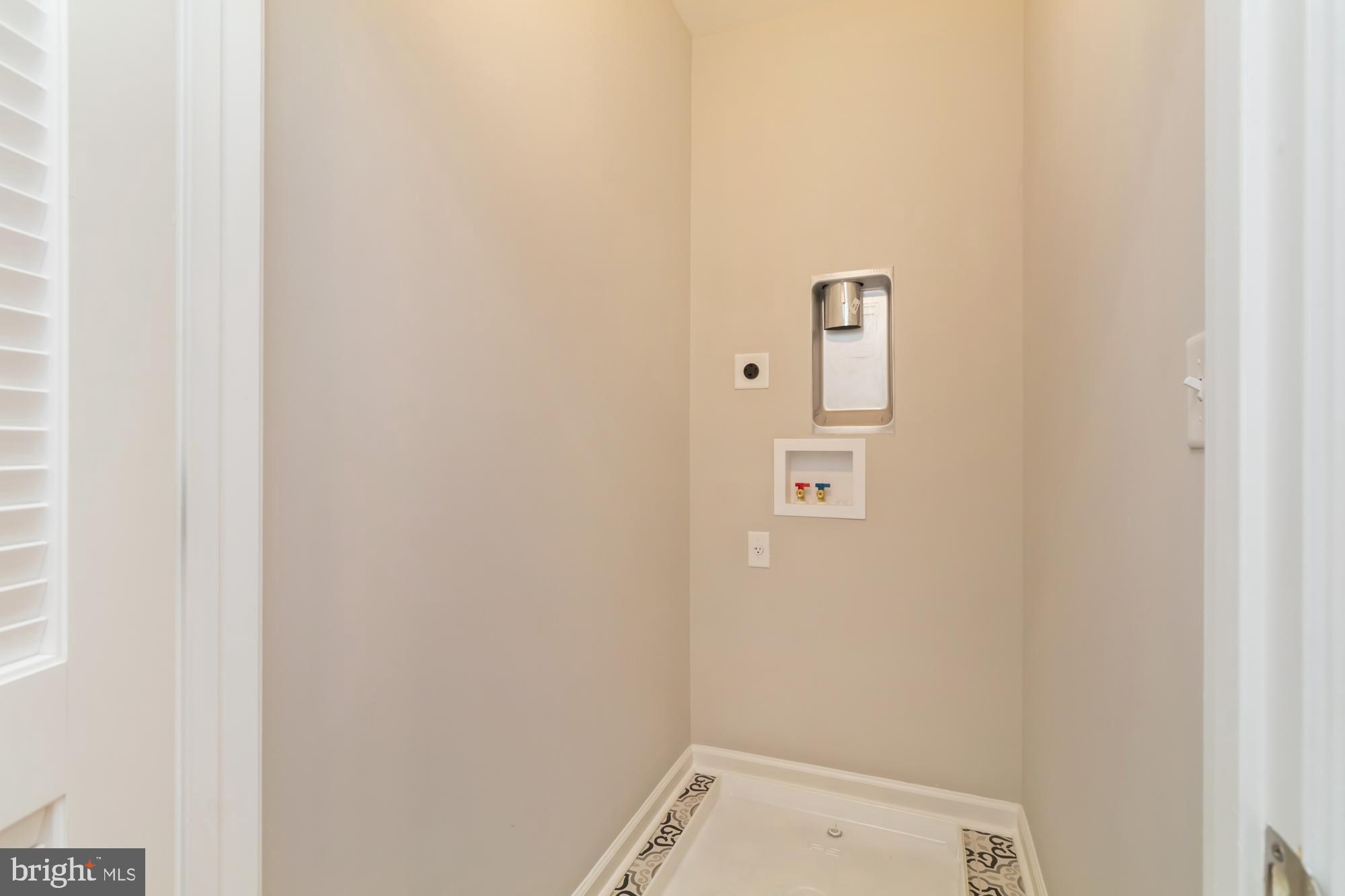 1707 E PRESTON STREET