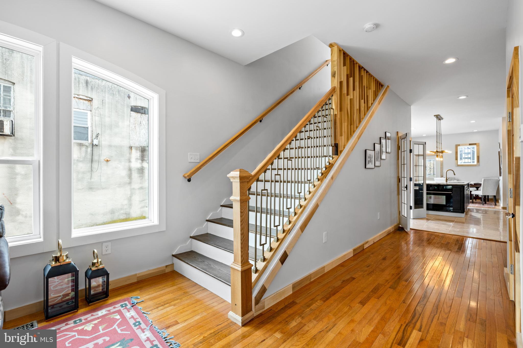 1406 N BROADWAY