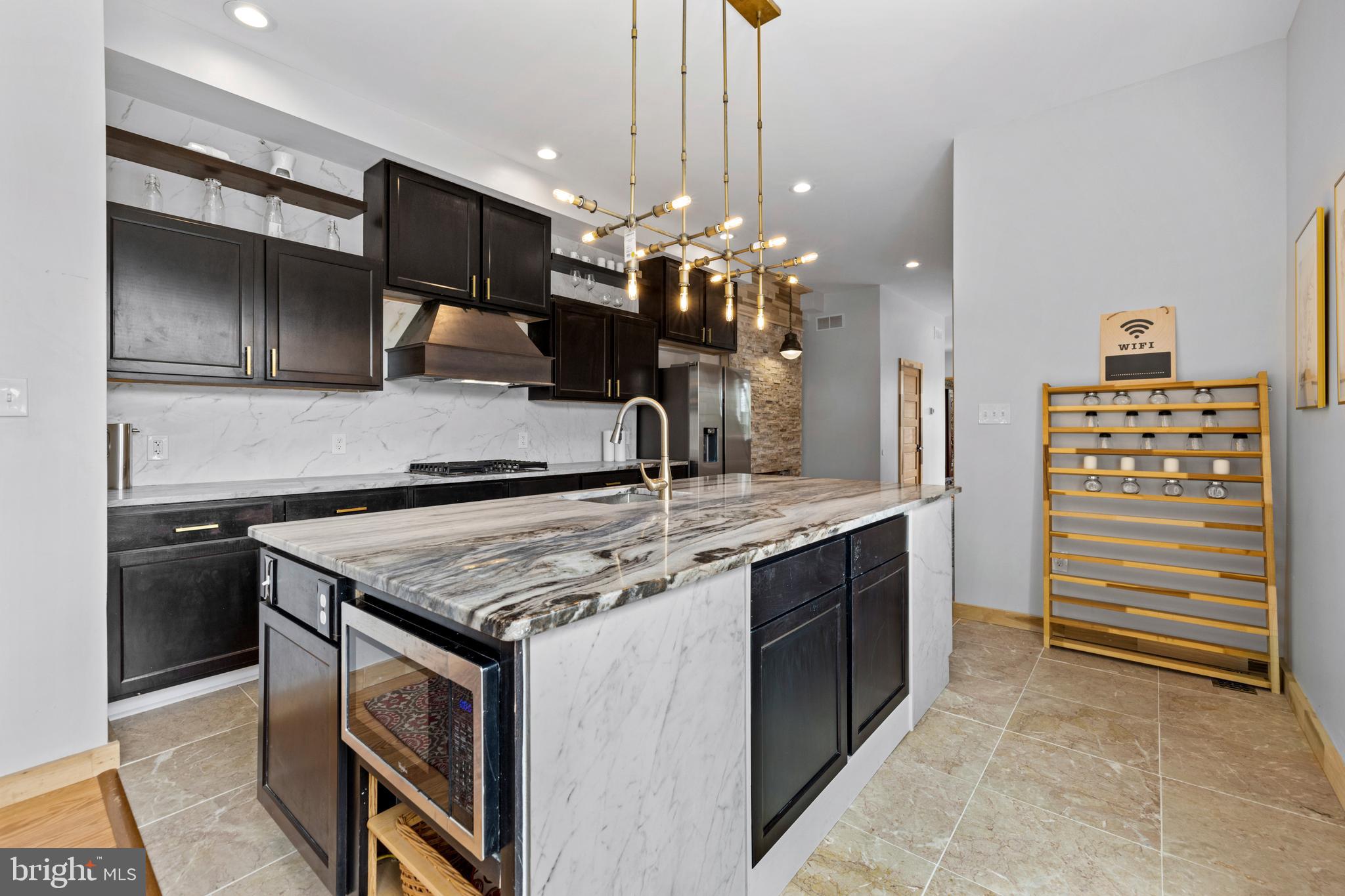1406 N BROADWAY