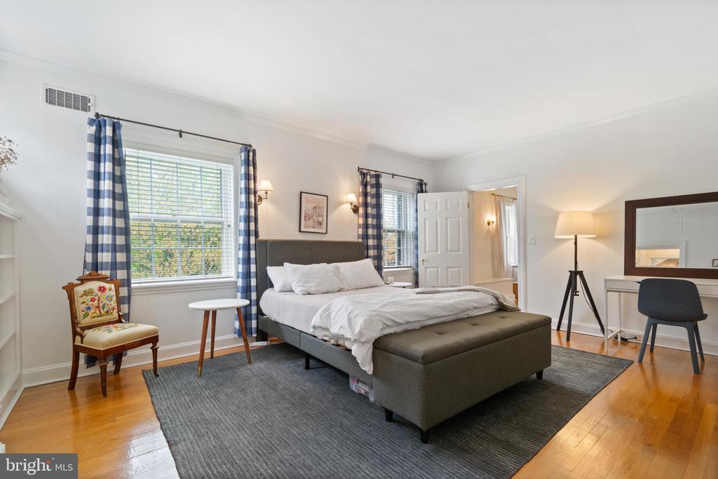 211 LAMBETH ROAD