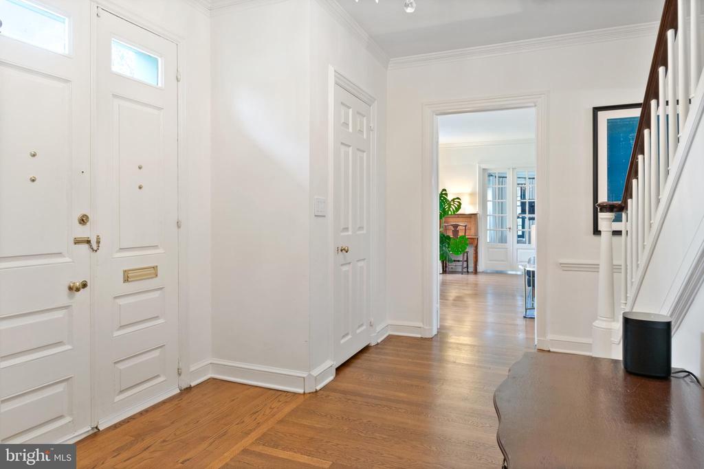 211 LAMBETH ROAD