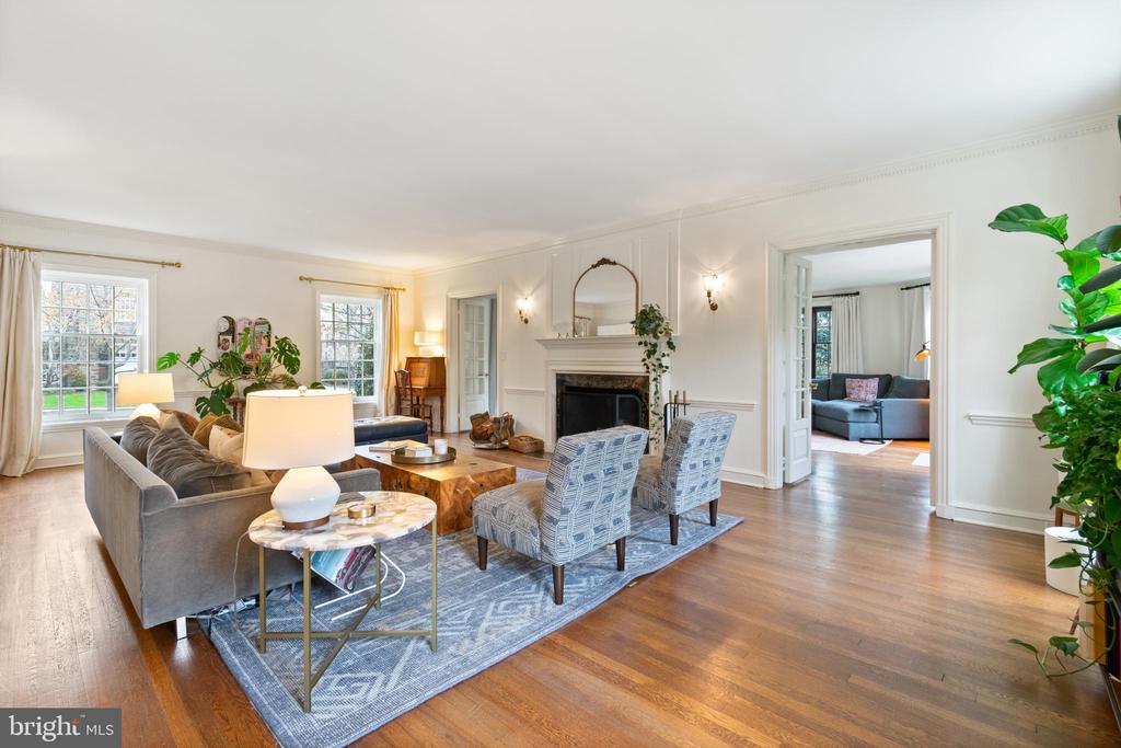 211 LAMBETH ROAD
