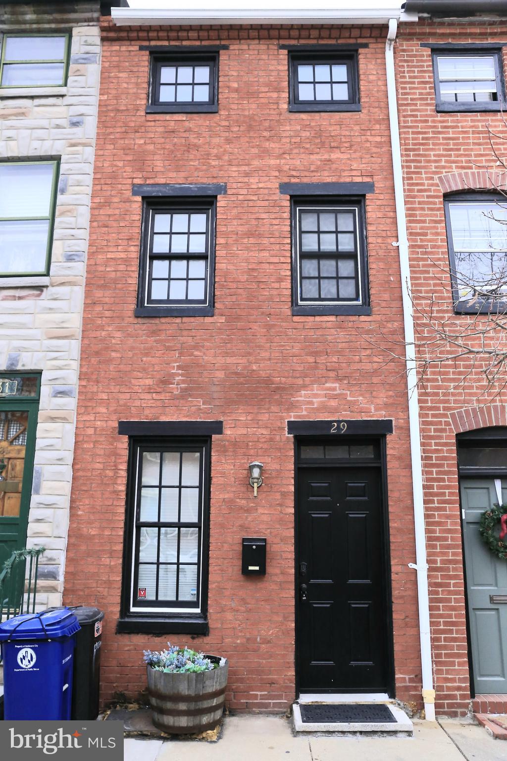 29 E HENRIETTA STREET