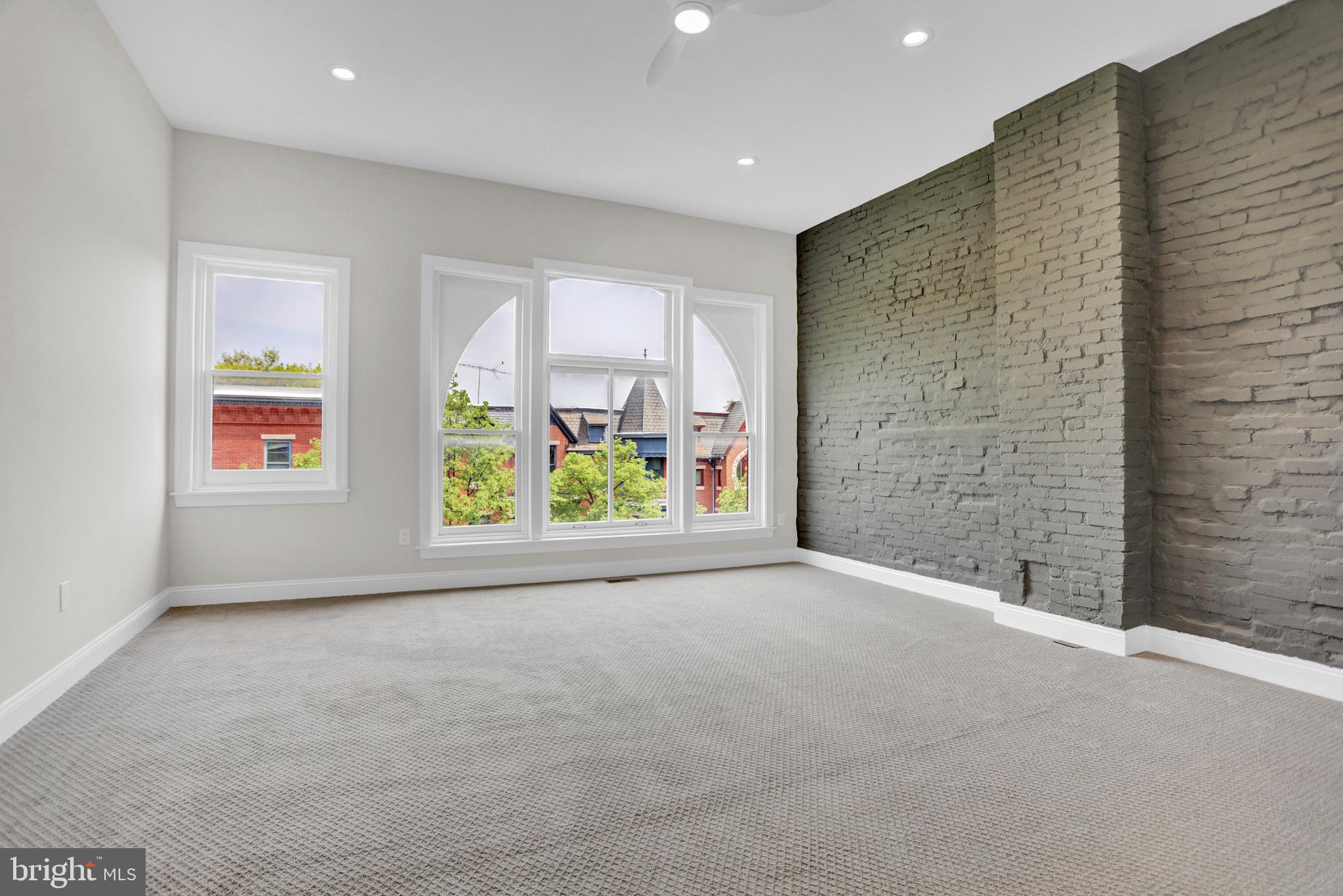 1724 LINDEN AVENUE