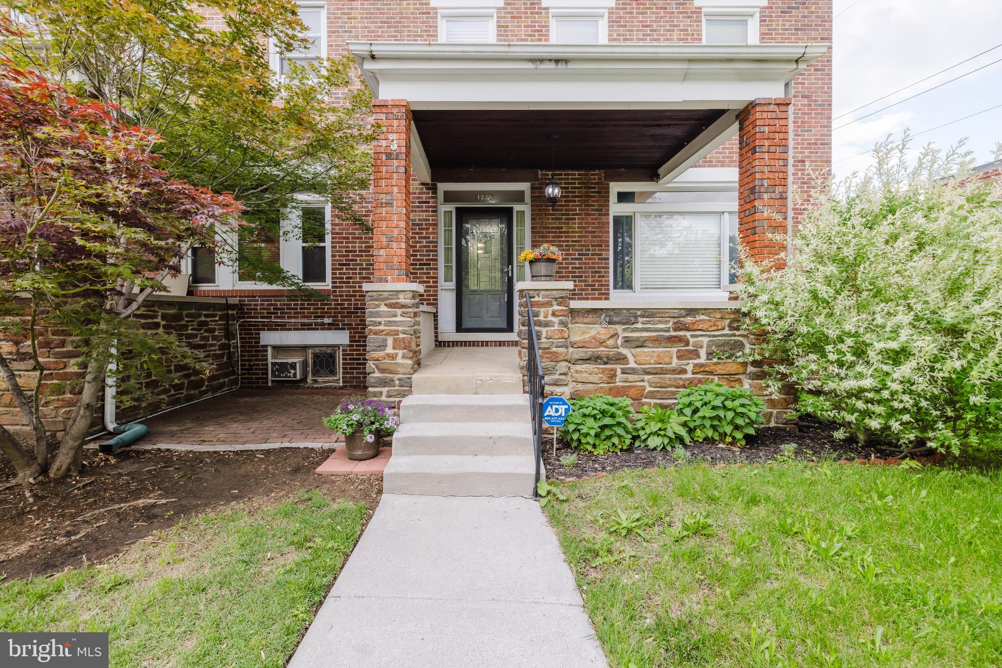 4246 PARKSIDE DRIVE