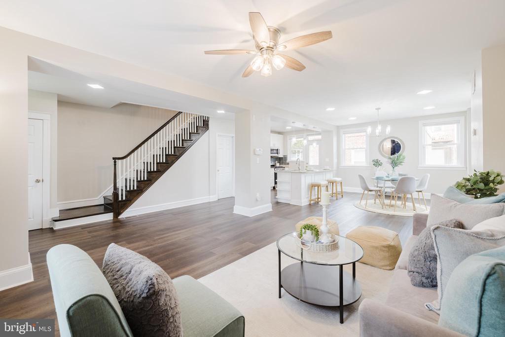 4246 PARKSIDE DRIVE