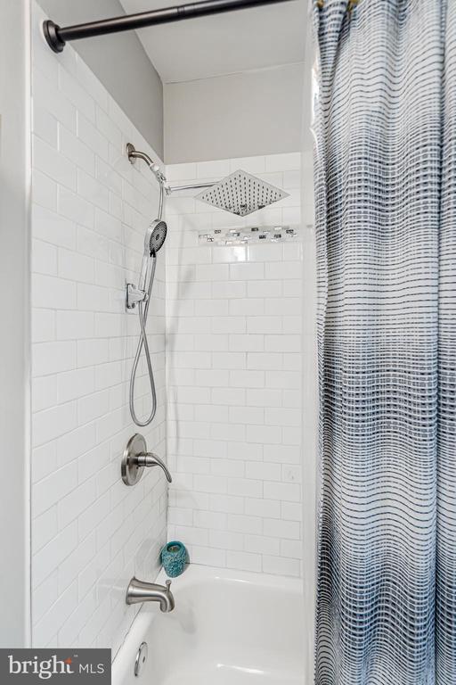 3031 FLEETWOOD AVENUE