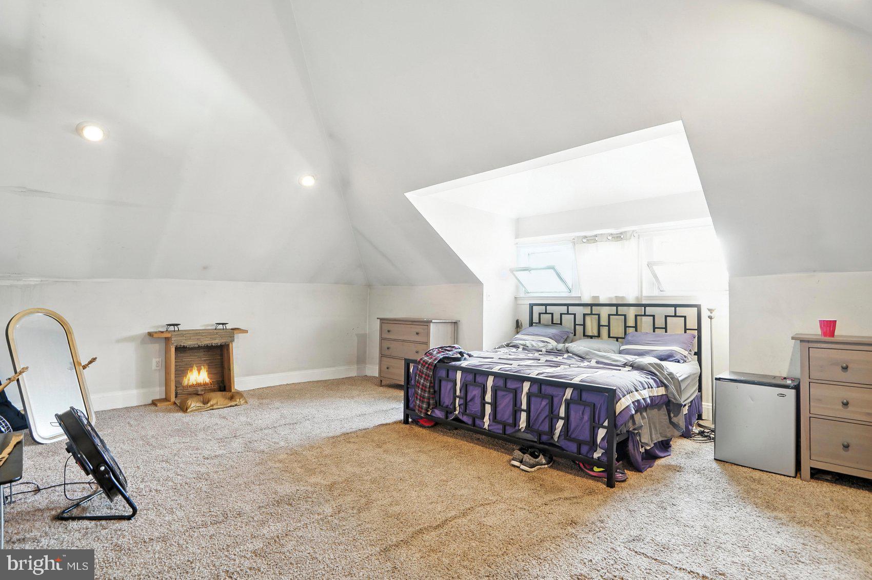 5500 STONINGTON AVENUE