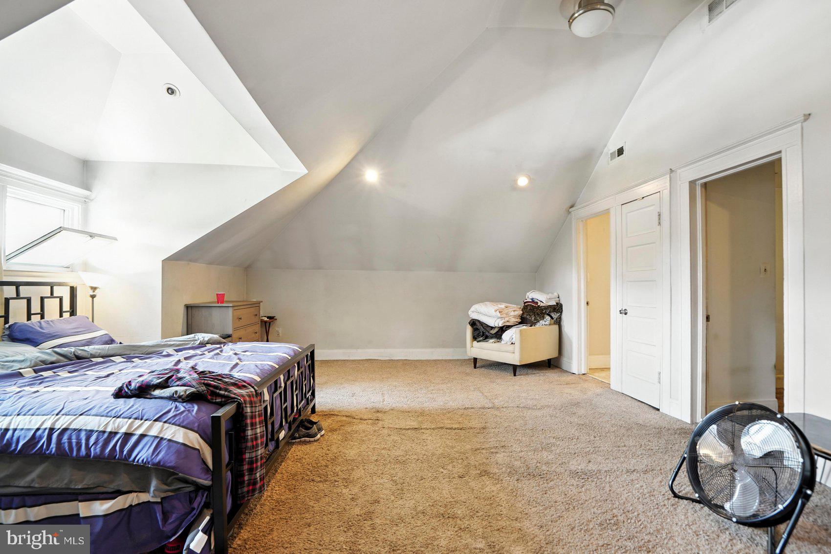 5500 STONINGTON AVENUE