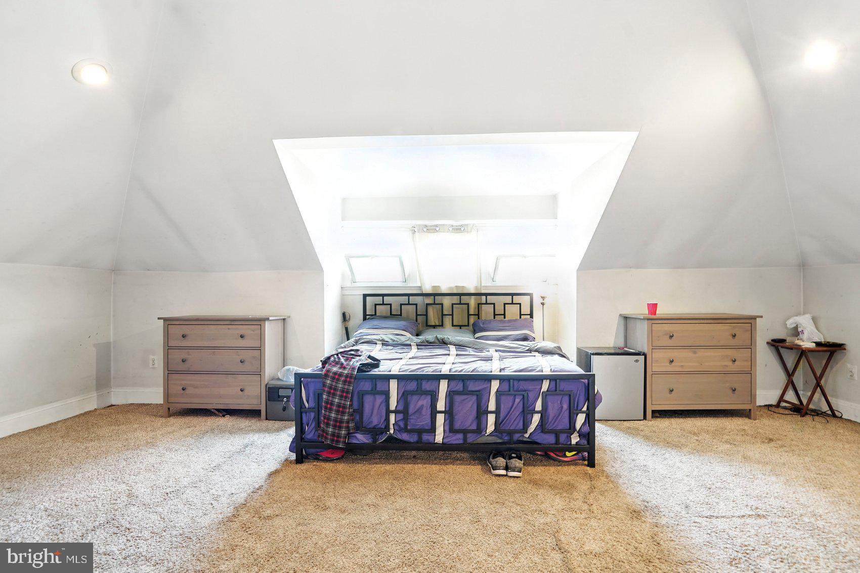 5500 STONINGTON AVENUE