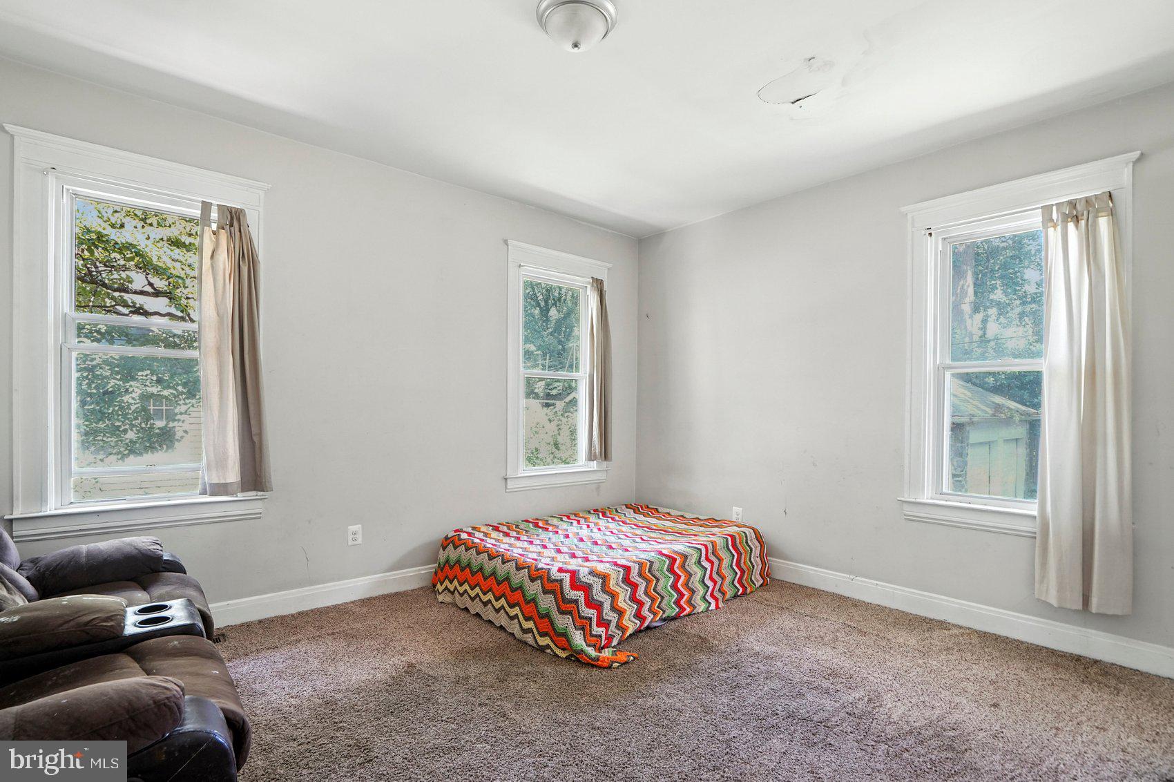 5500 STONINGTON AVENUE