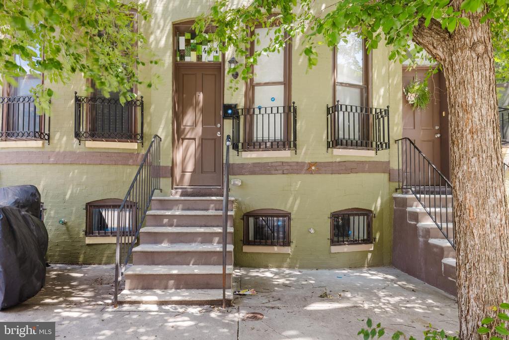 414 E OLIVER STREET