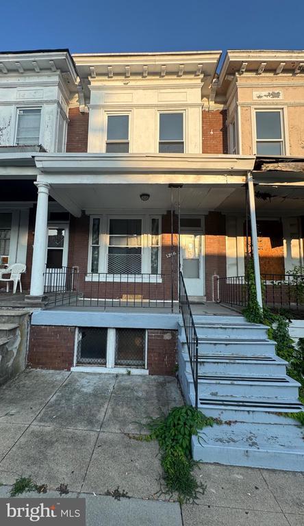 1206 OAKHURST PLACE