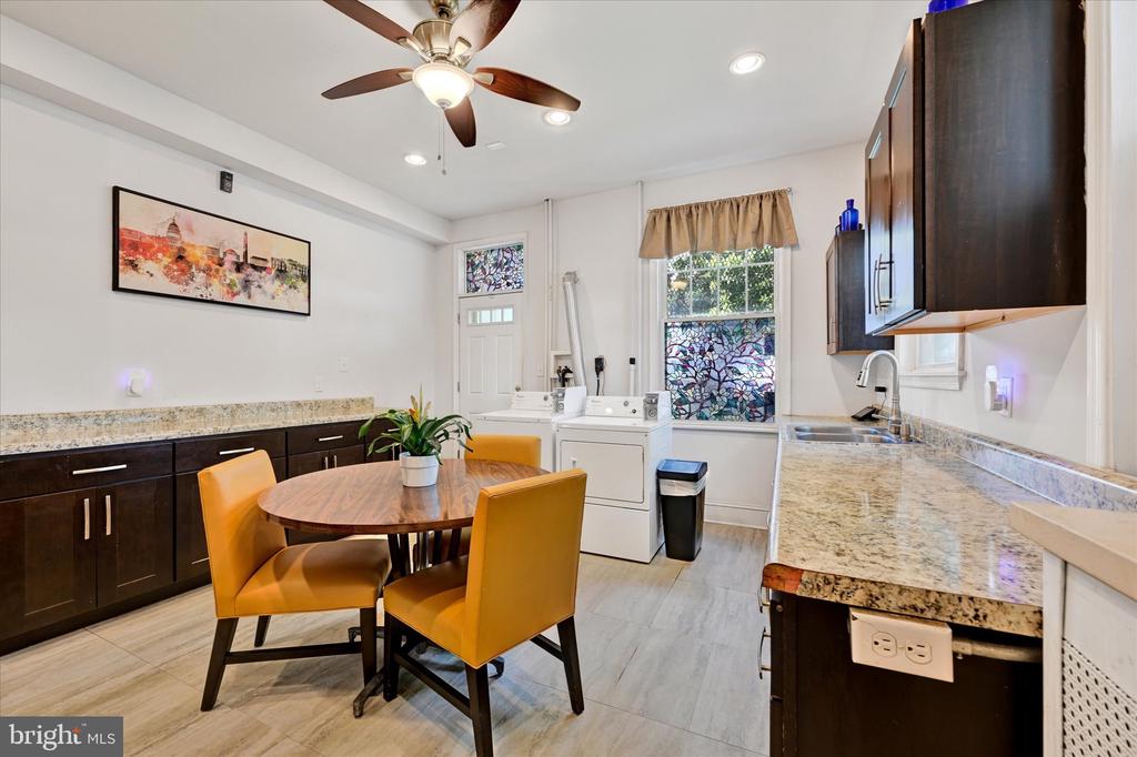 3104 N HILTON STREET
