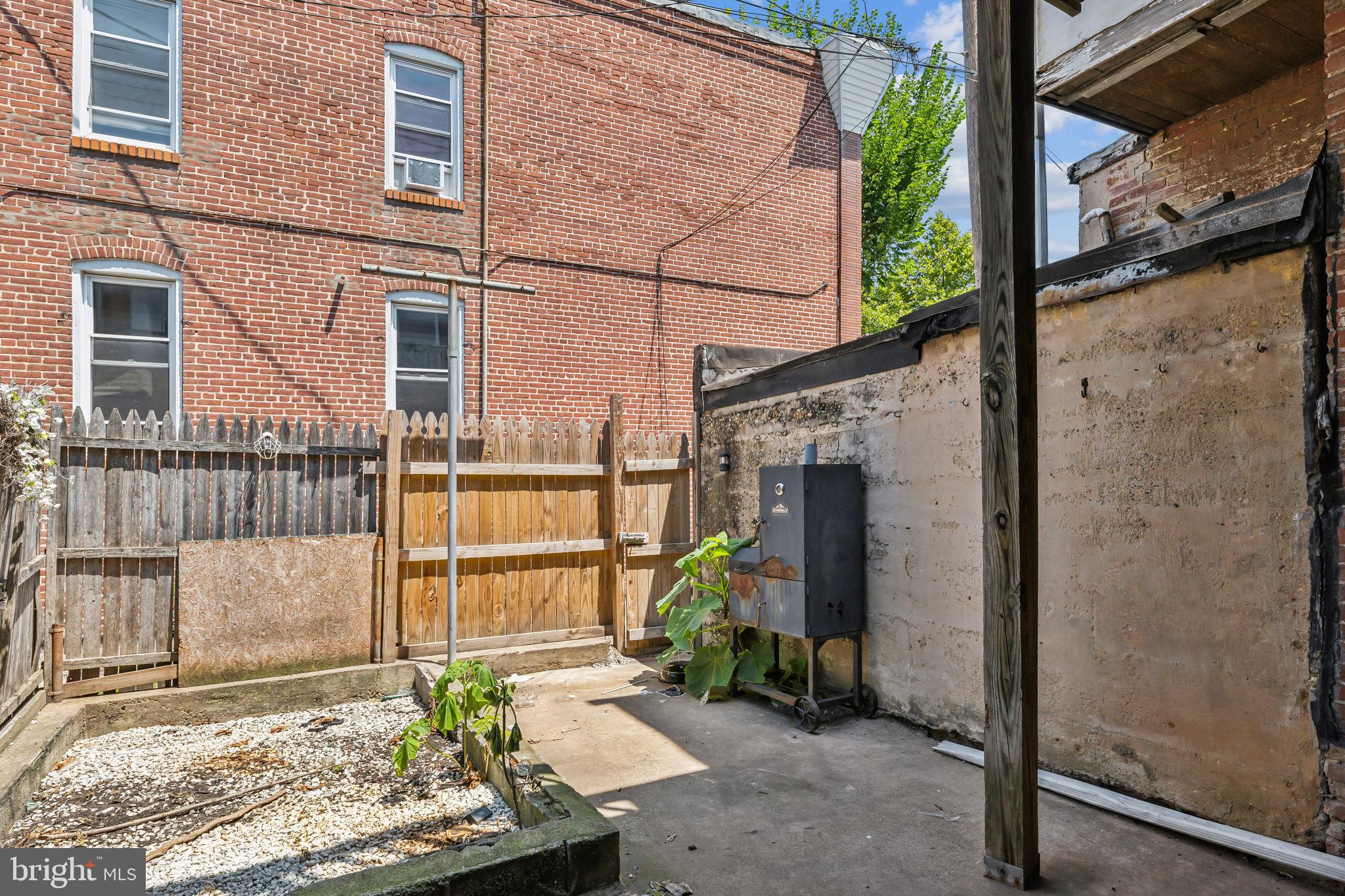 2726 JEFFERSON STREET