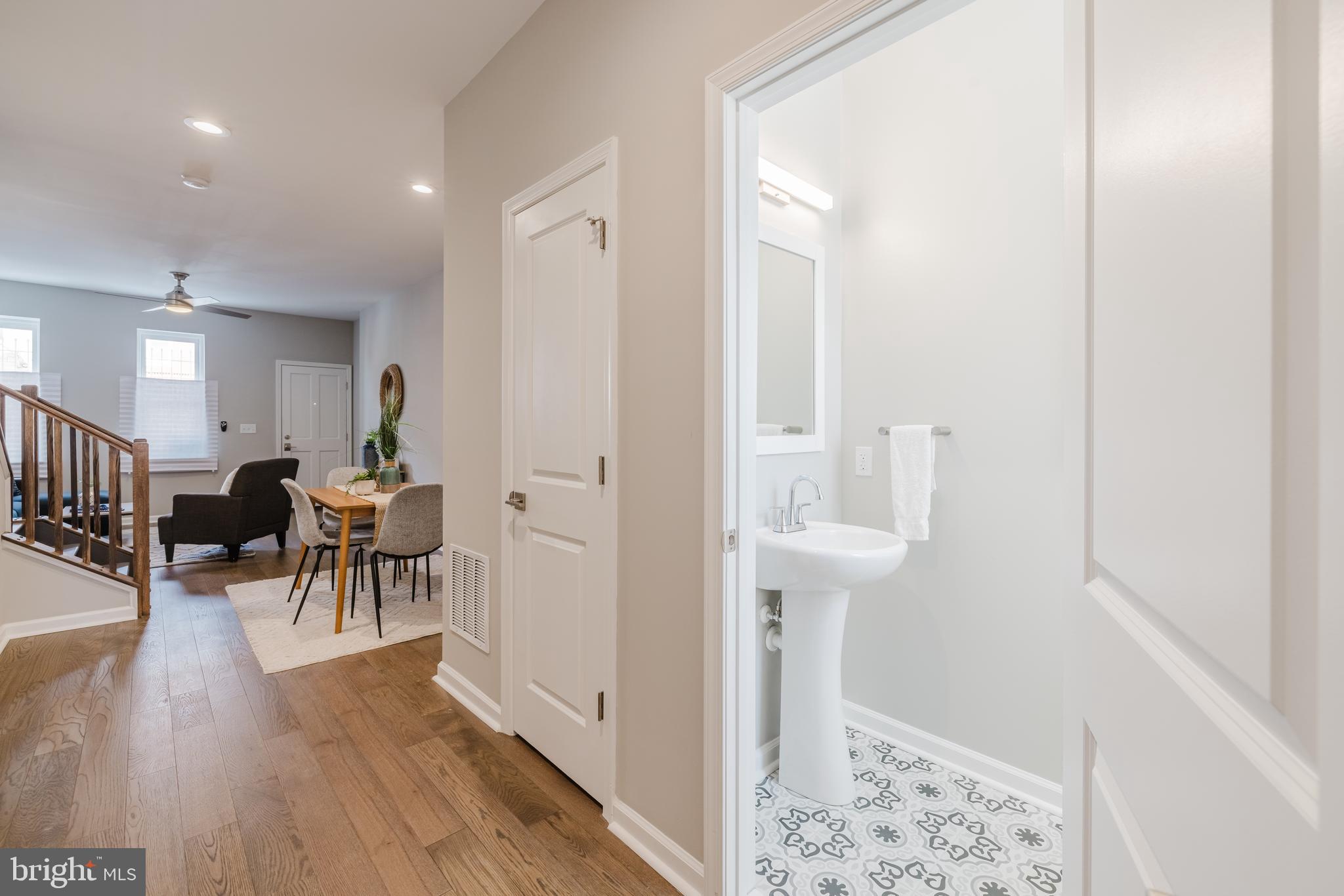 711 E PRESTON STREET