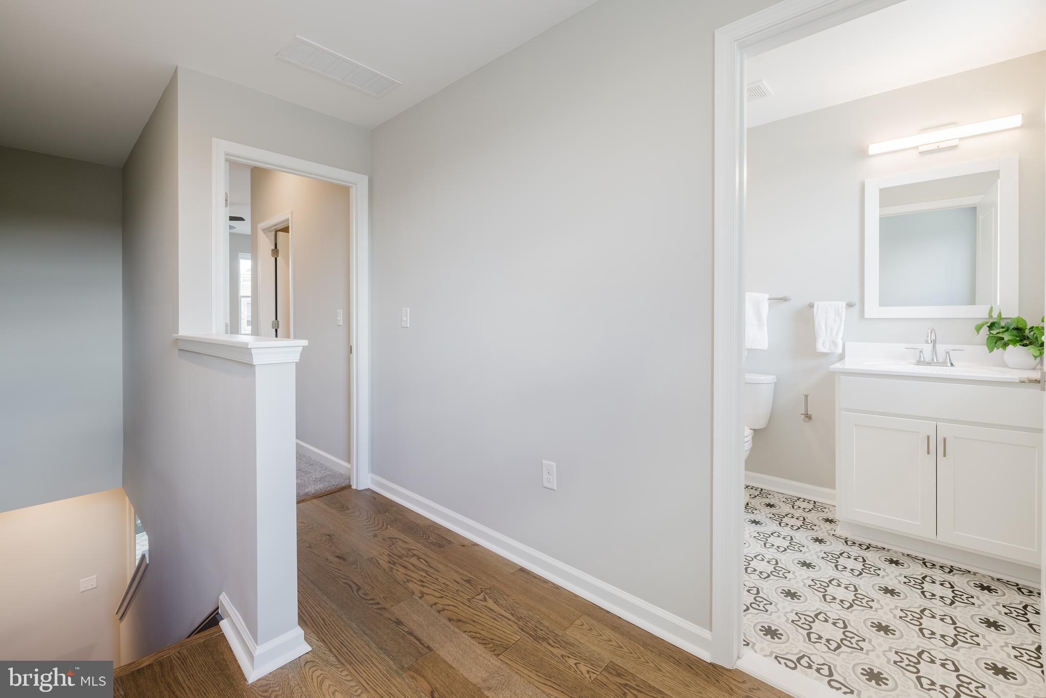 711 E PRESTON STREET