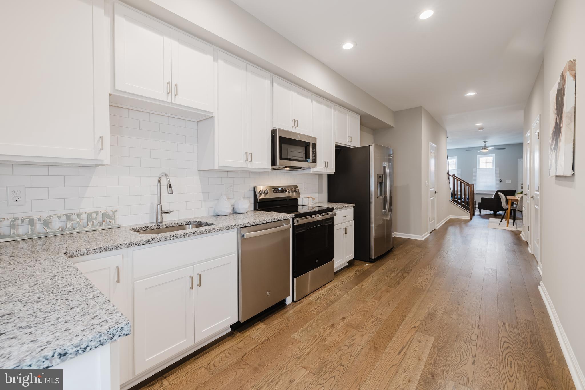 711 E PRESTON STREET