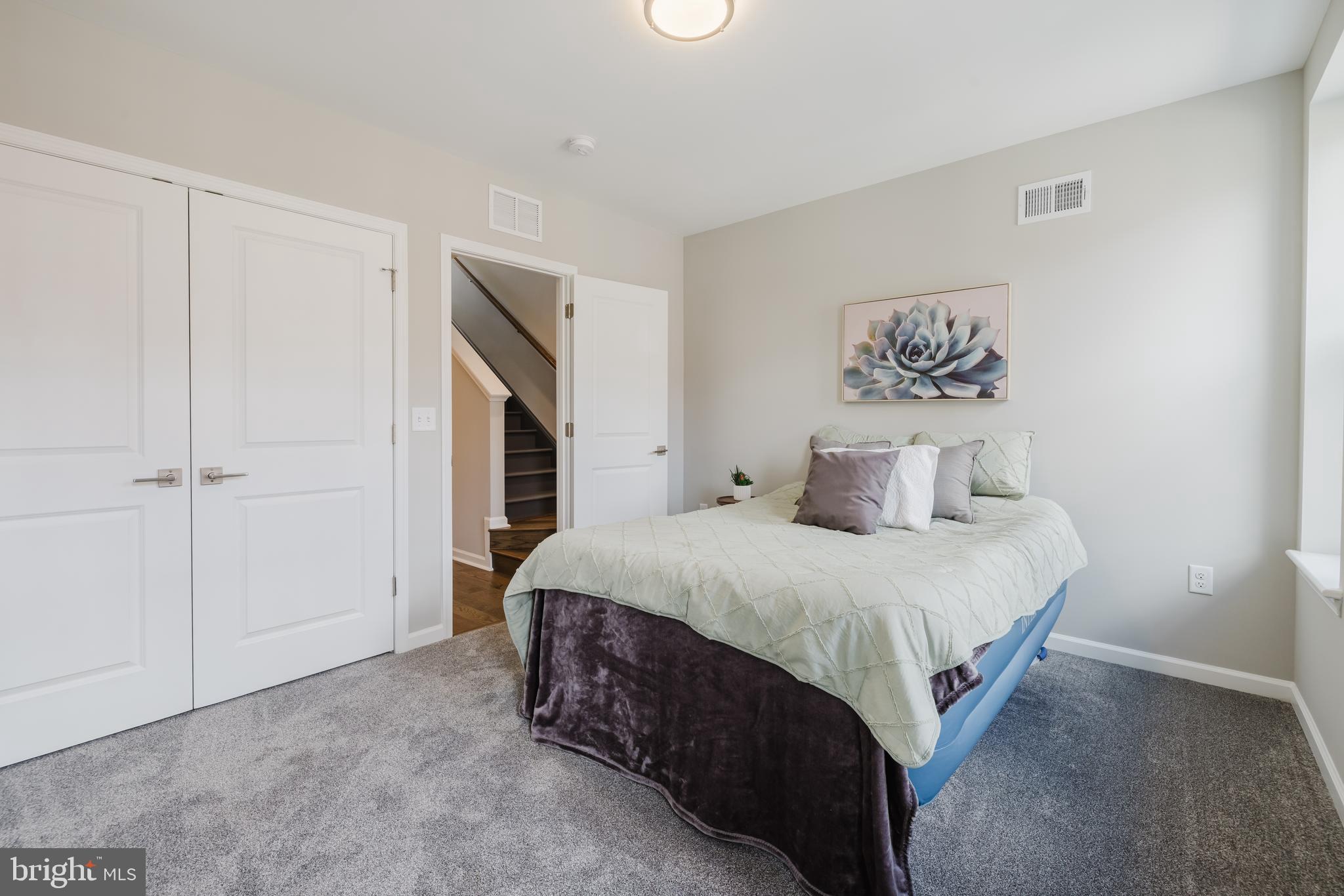 711 E PRESTON STREET