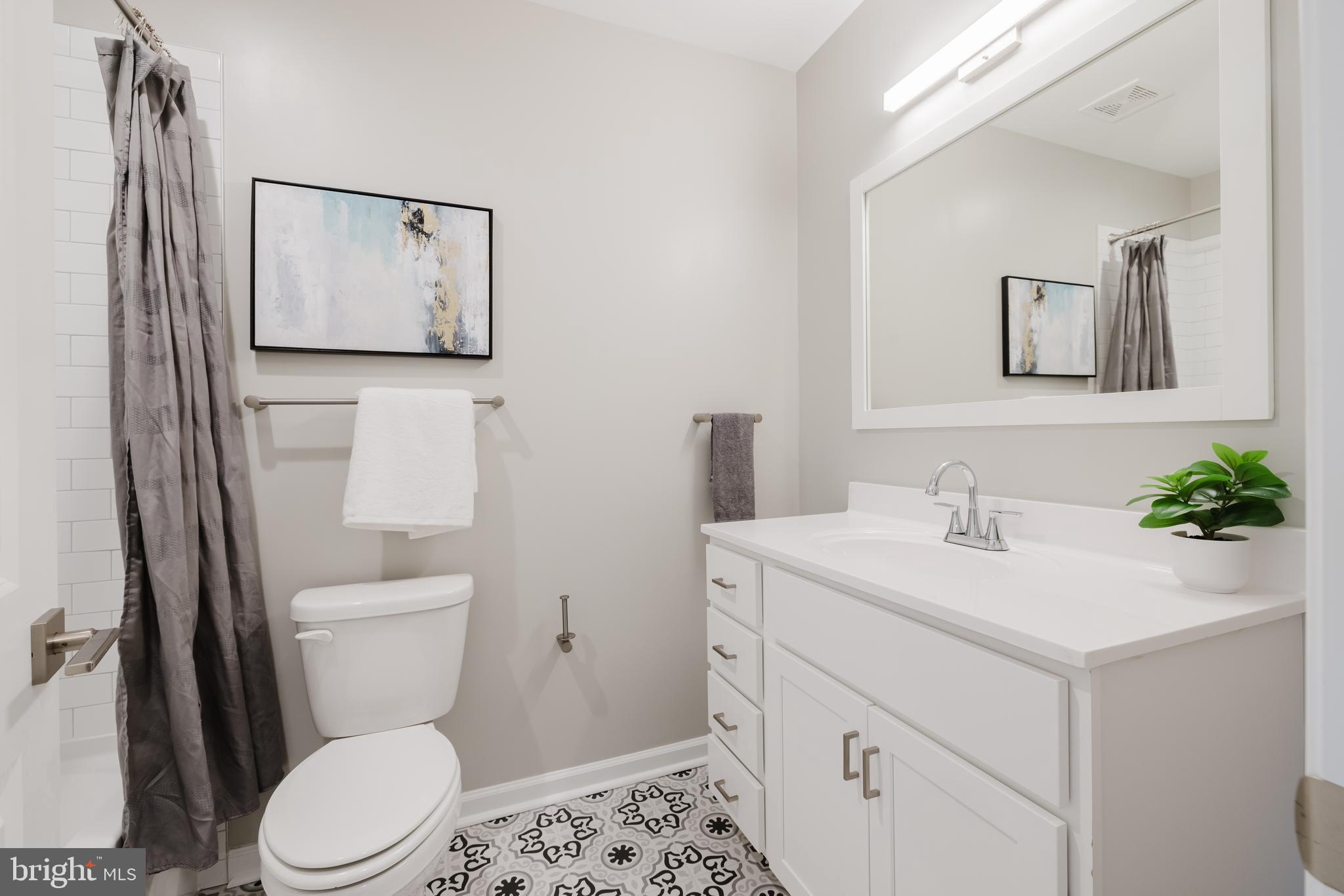 711 E PRESTON STREET