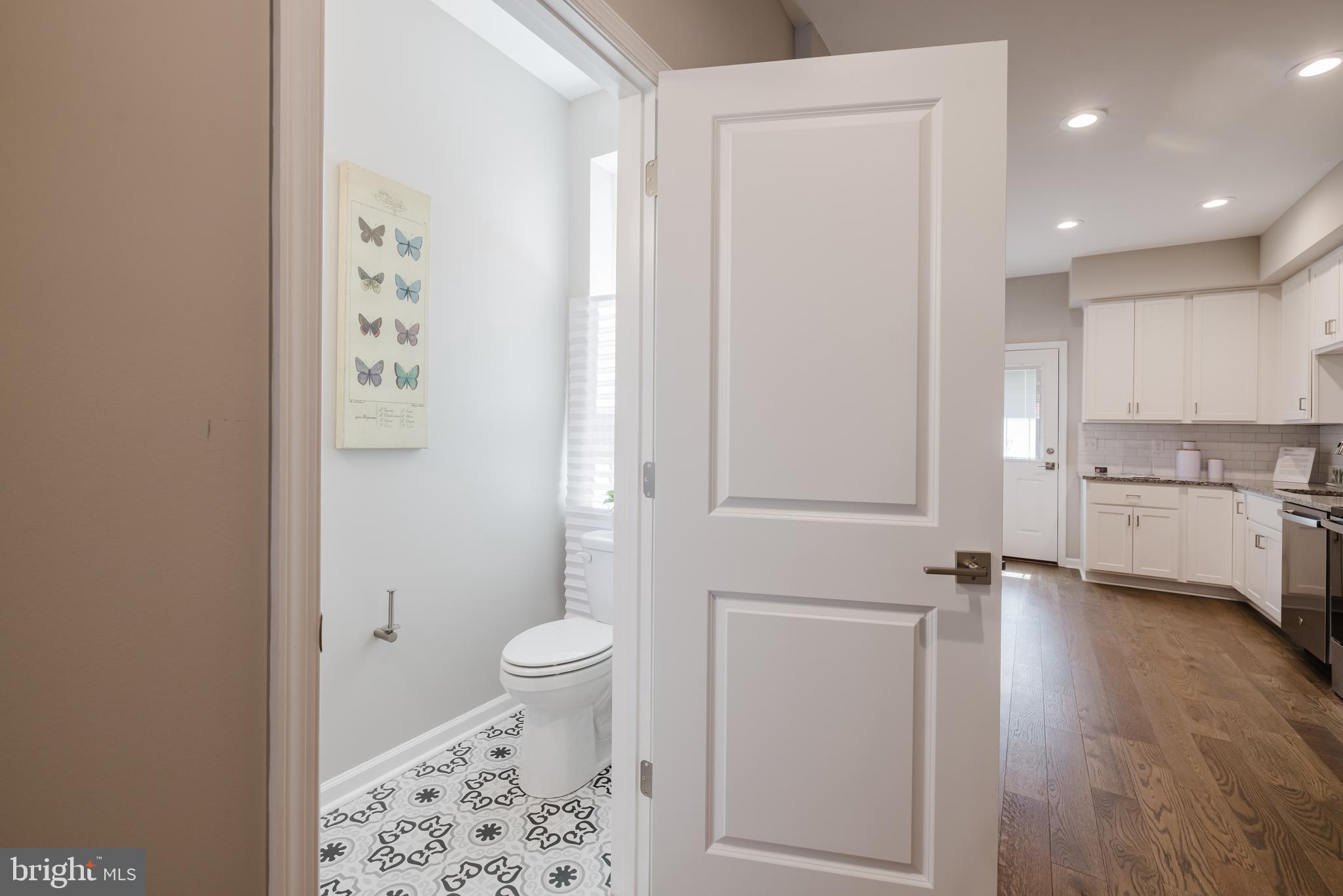 711 E PRESTON STREET