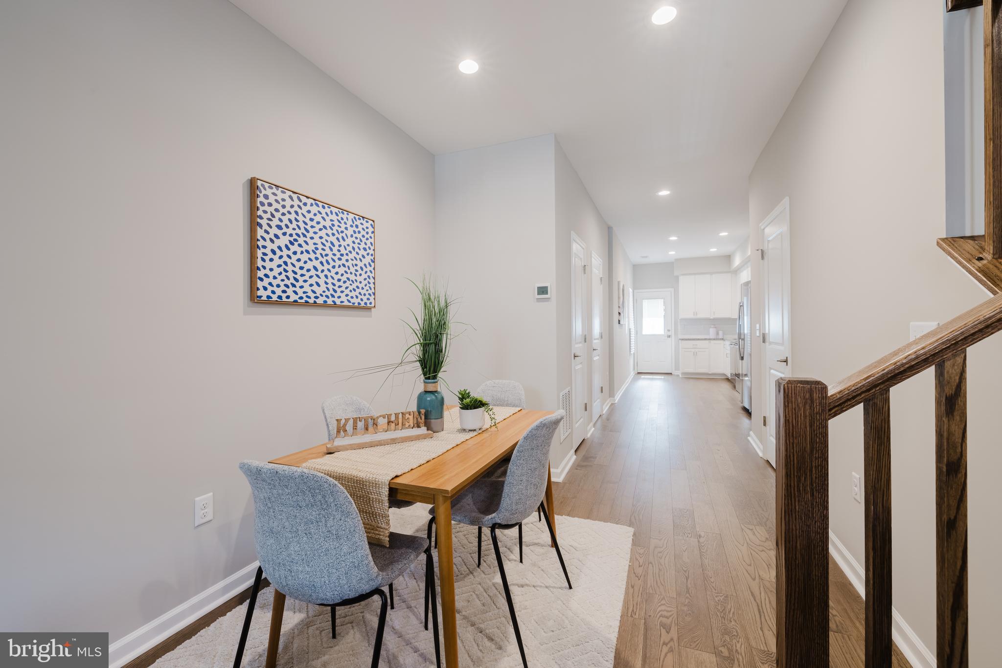 711 E PRESTON STREET