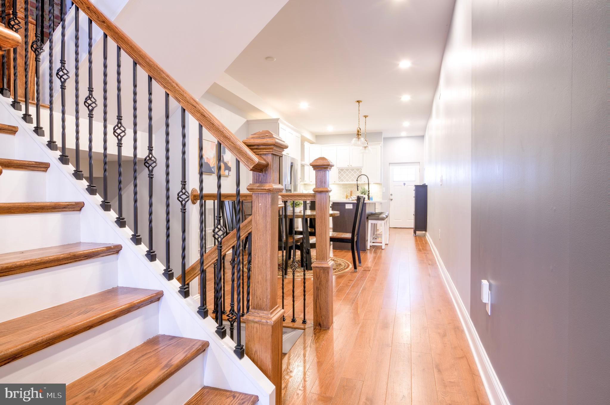 107 W CLEMENT STREET