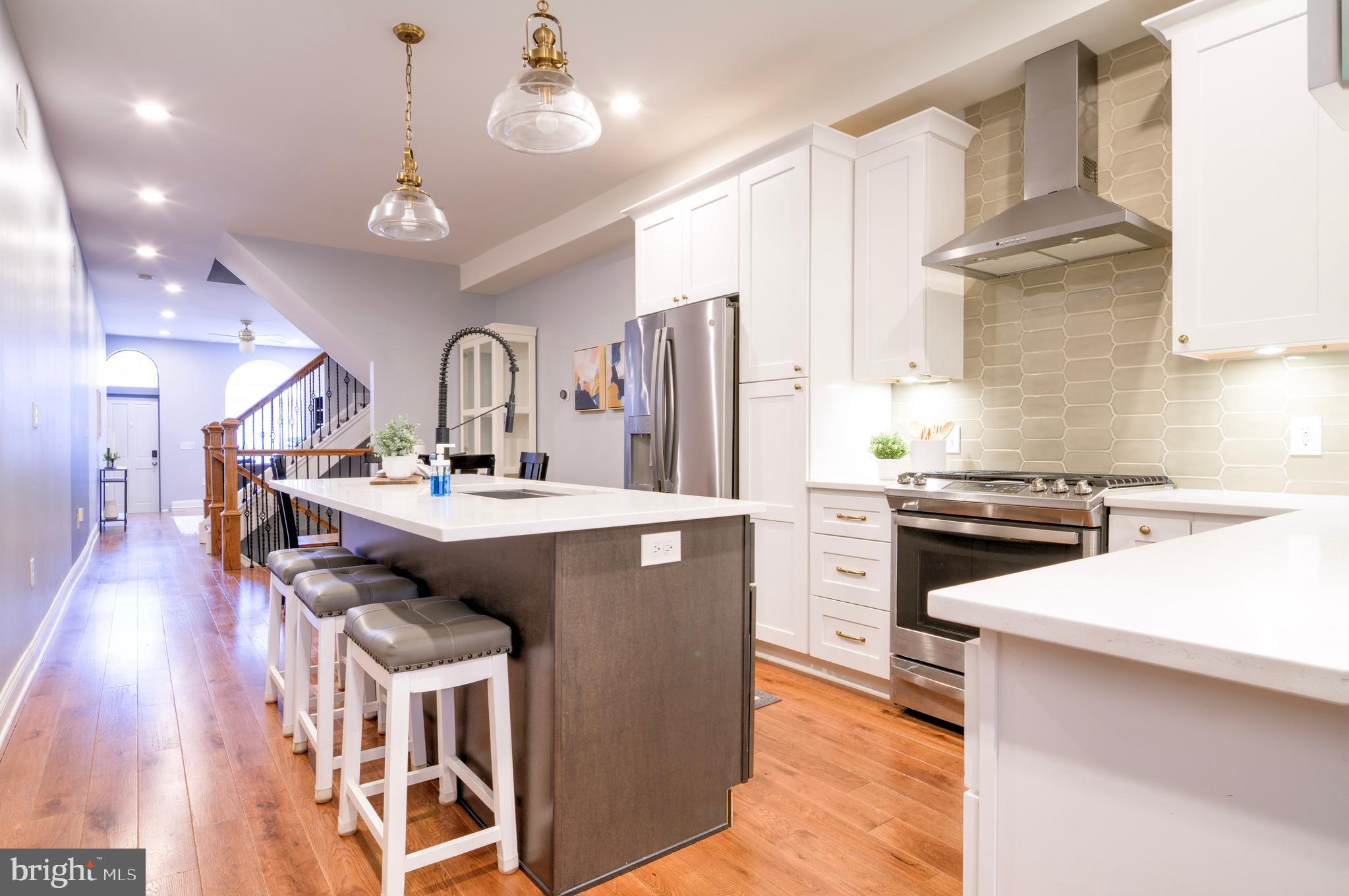 107 W CLEMENT STREET