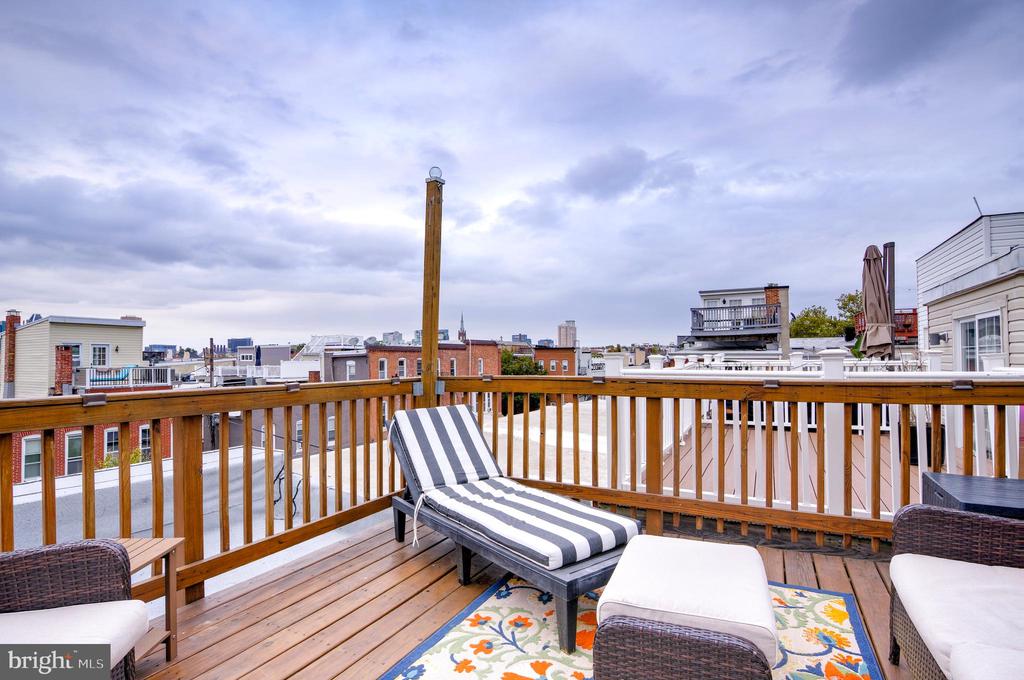 107 W CLEMENT STREET