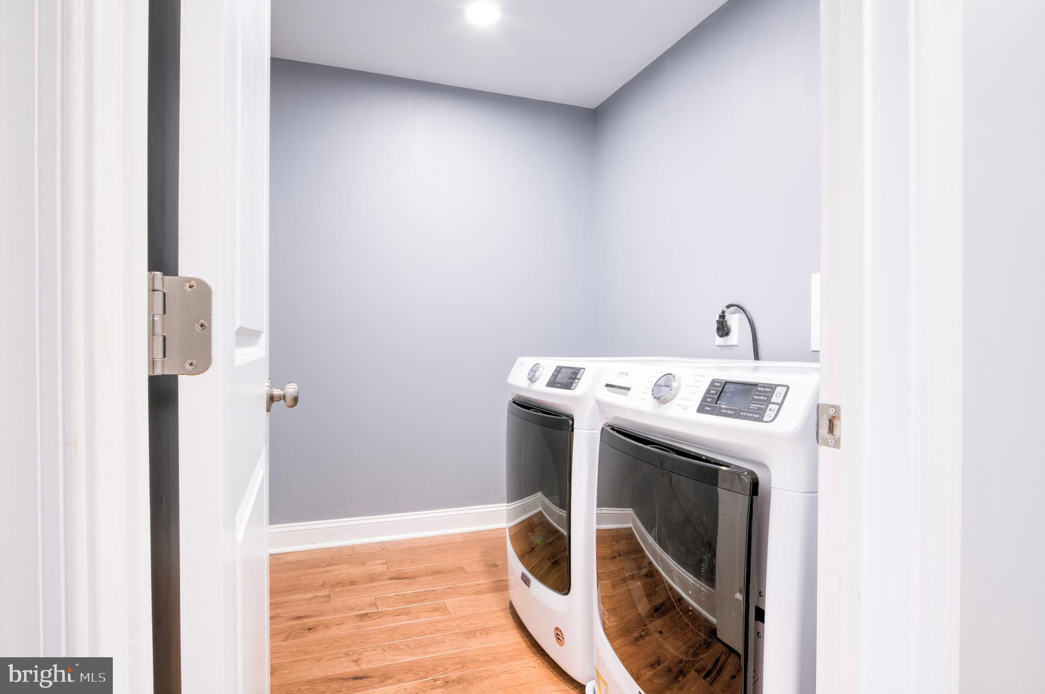 107 W CLEMENT STREET