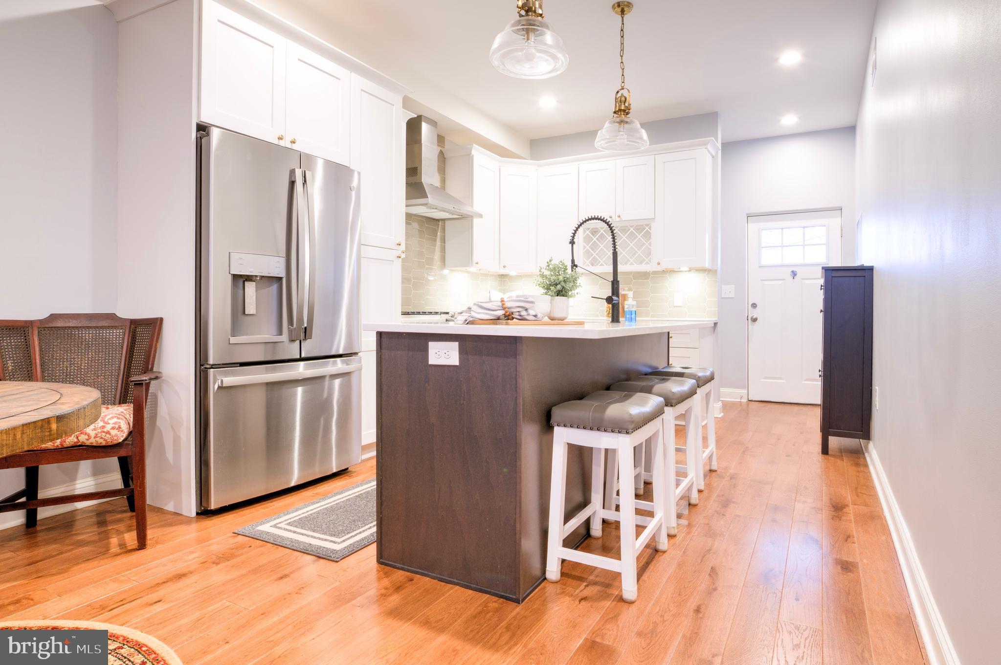 107 W CLEMENT STREET