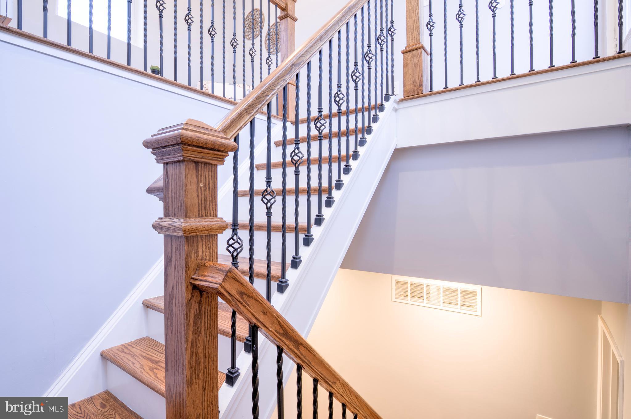 107 W CLEMENT STREET