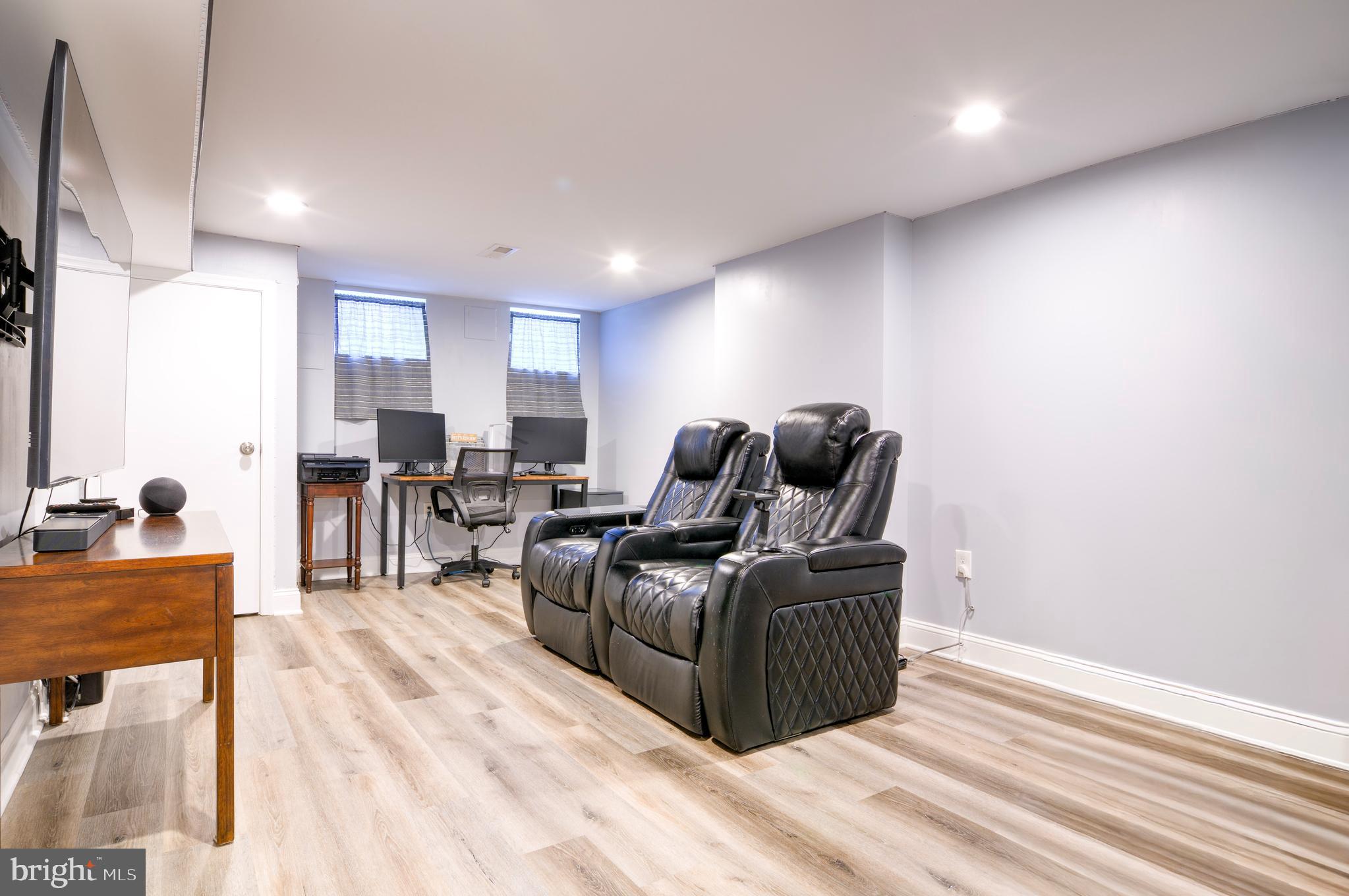 107 W CLEMENT STREET