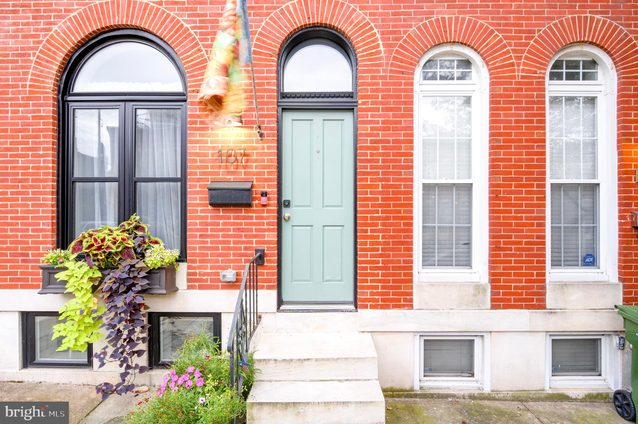 107 W CLEMENT STREET