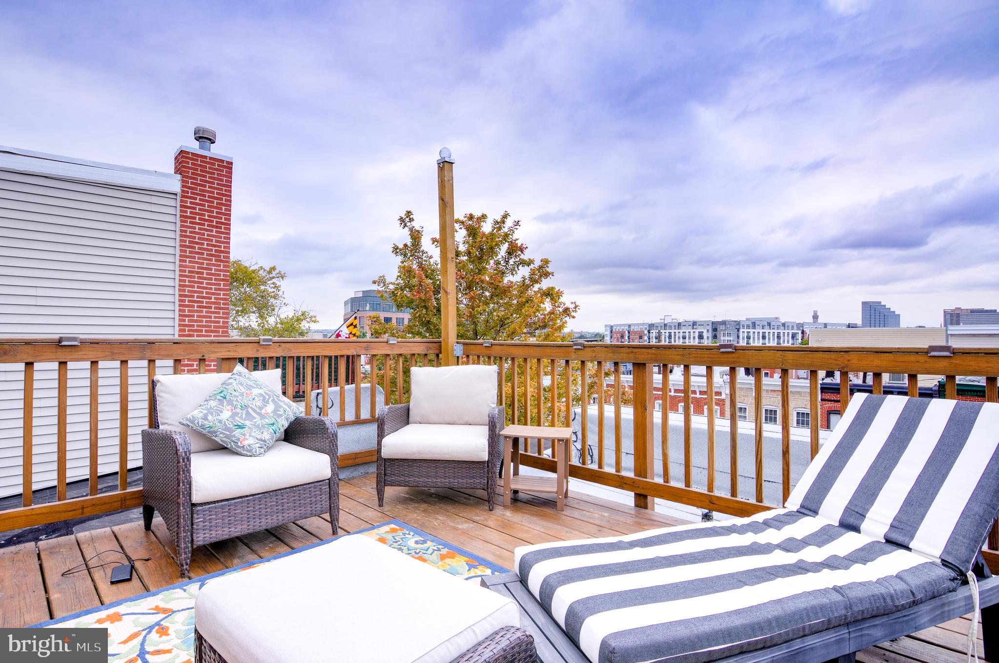 107 W CLEMENT STREET