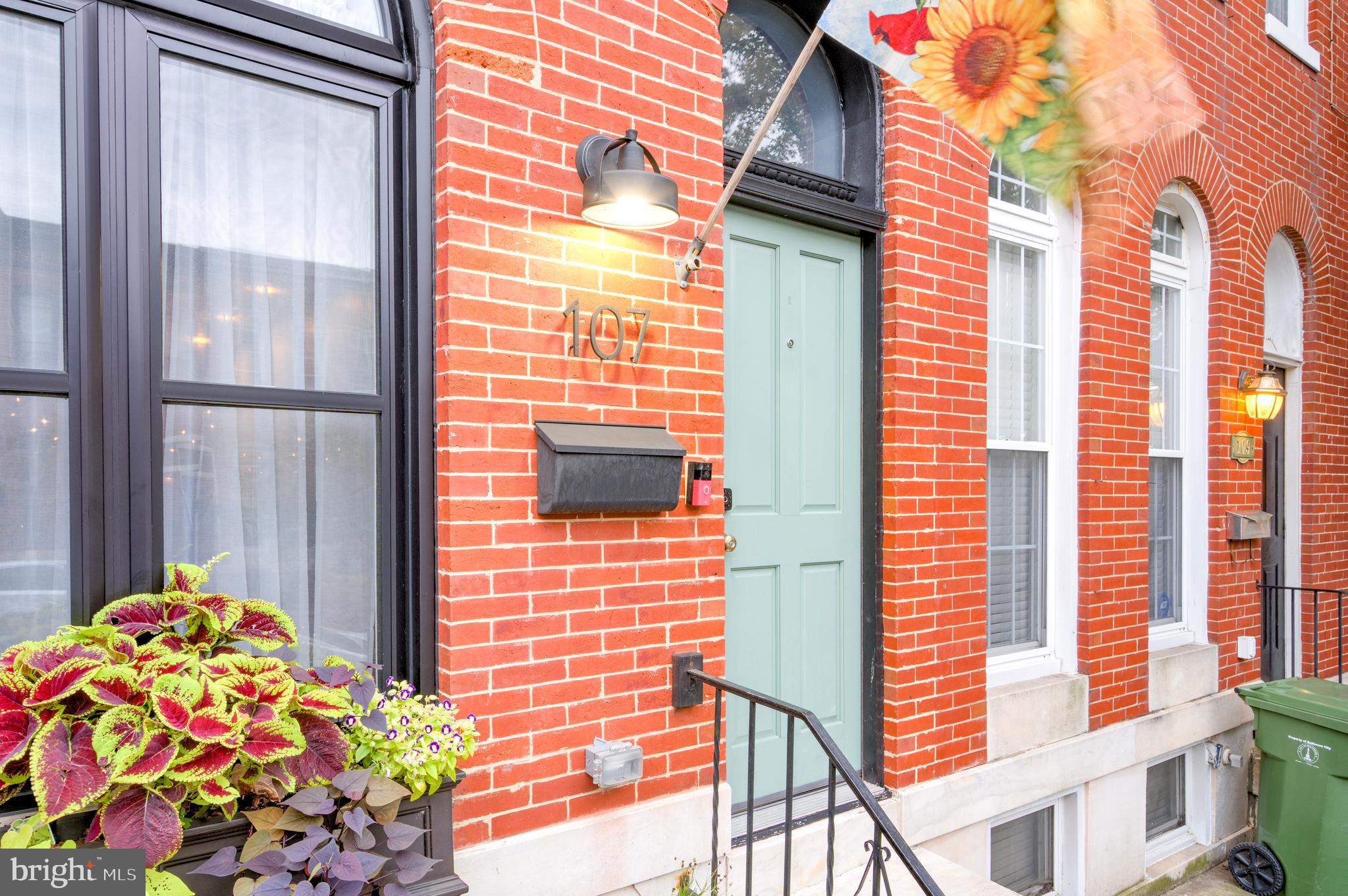 107 W CLEMENT STREET