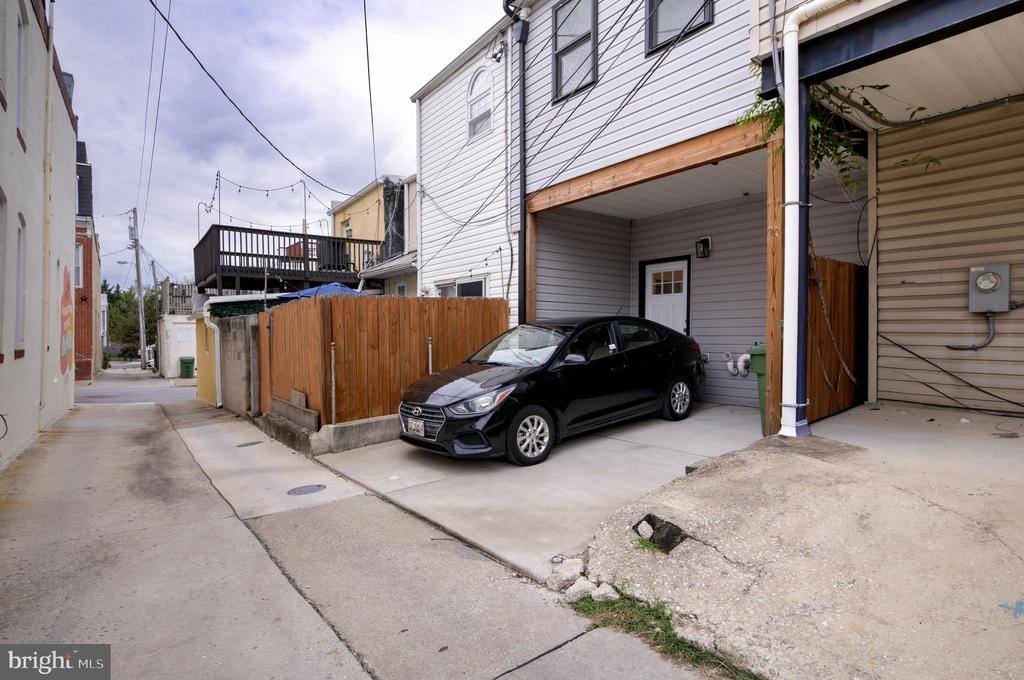107 W CLEMENT STREET