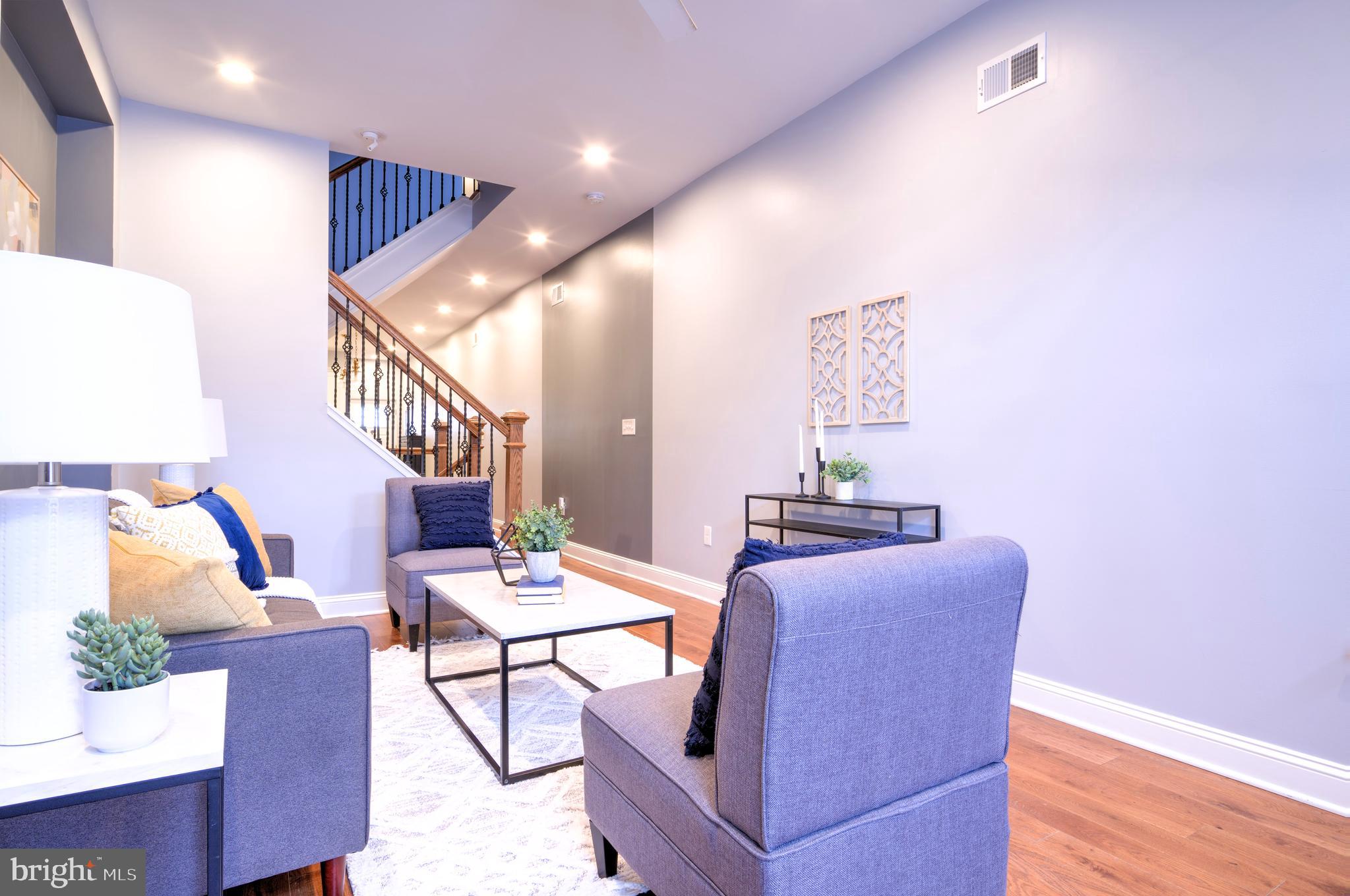 107 W CLEMENT STREET