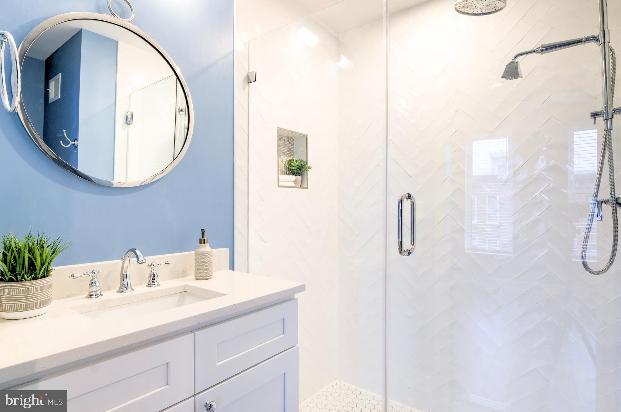 107 W CLEMENT STREET