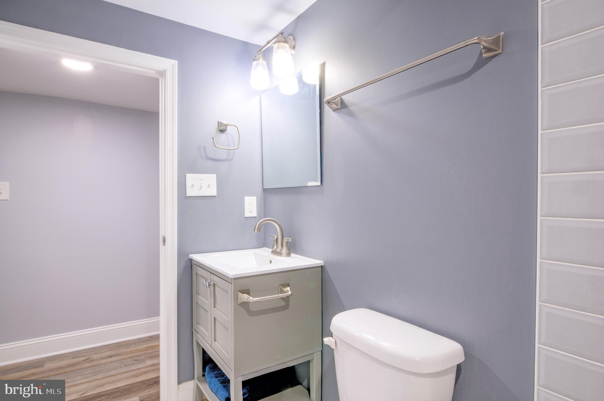 107 W CLEMENT STREET