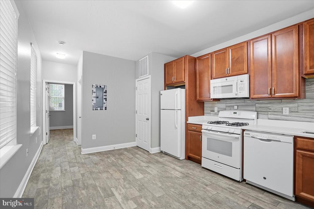 1106 HARLEM AVENUE