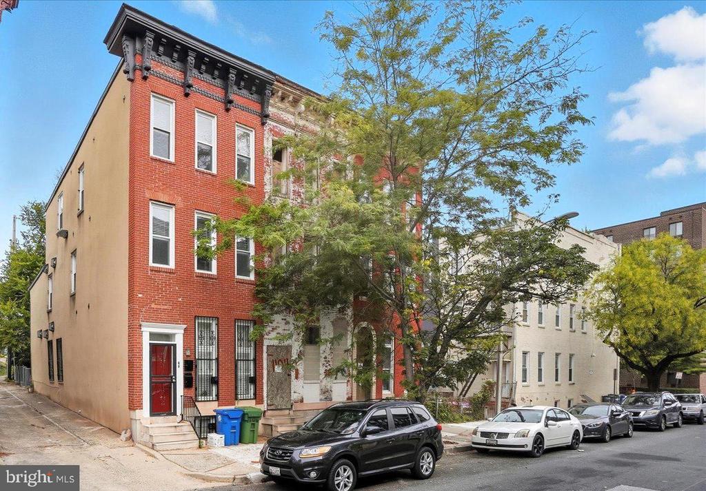 1106 HARLEM AVENUE